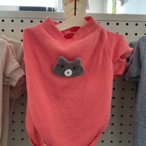 Dog clothe with small cat on back (size L) peach